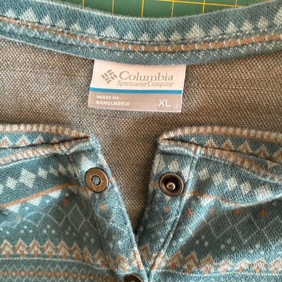 Columbia Blue Henley Women's Pullover Top Front Snaps Long Sleeves sz XL - Picture 3 of 6